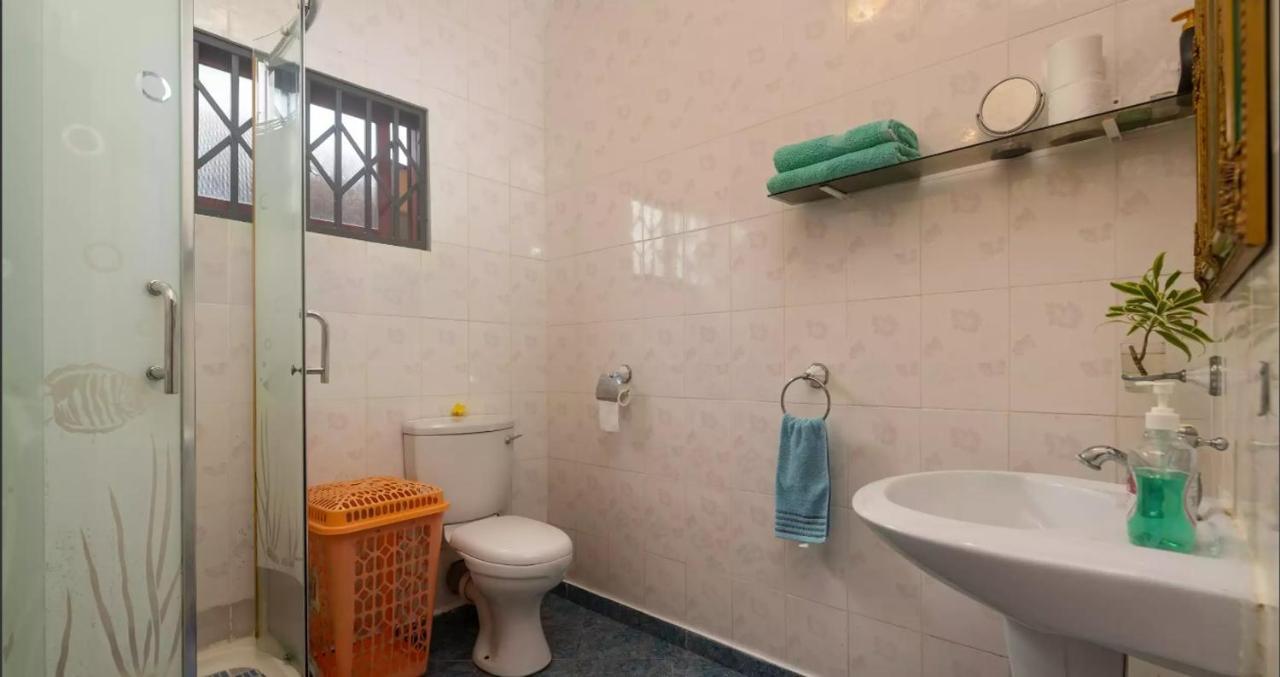 Chez Benoit Self Catering Apartment Виктория Екстериор снимка
