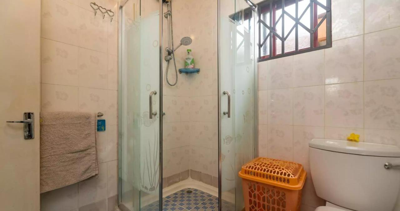 Chez Benoit Self Catering Apartment Виктория Екстериор снимка