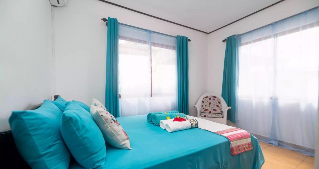 Chez Benoit Self Catering Apartment Виктория Екстериор снимка