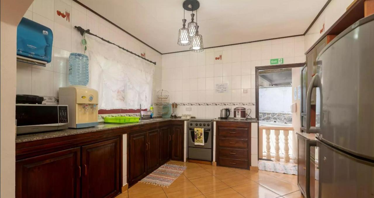 Chez Benoit Self Catering Apartment Виктория Екстериор снимка